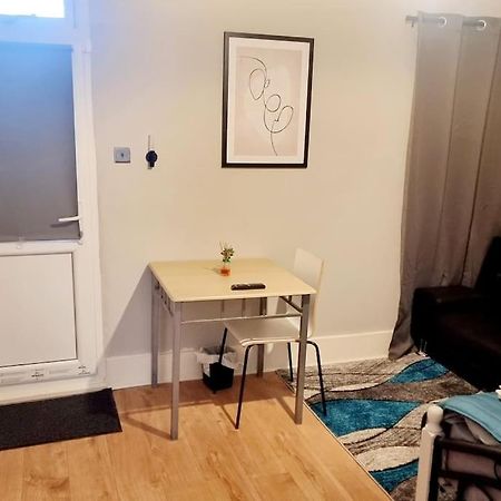 Stylish Apartment, Self Check-In, Ideal 4 Contractors, 25Mins To Gatwick Airport Thornton Heath Zewnętrze zdjęcie