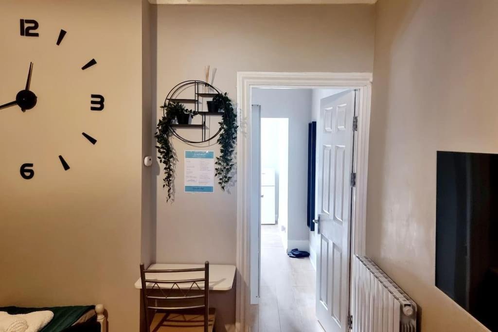 Stylish Apartment, Self Check-In, Ideal 4 Contractors, 25Mins To Gatwick Airport Thornton Heath Zewnętrze zdjęcie